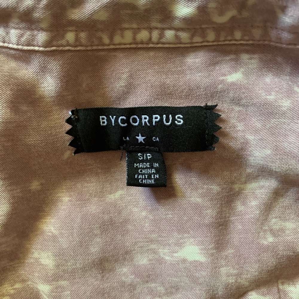 Button up - Picture 3 of 3